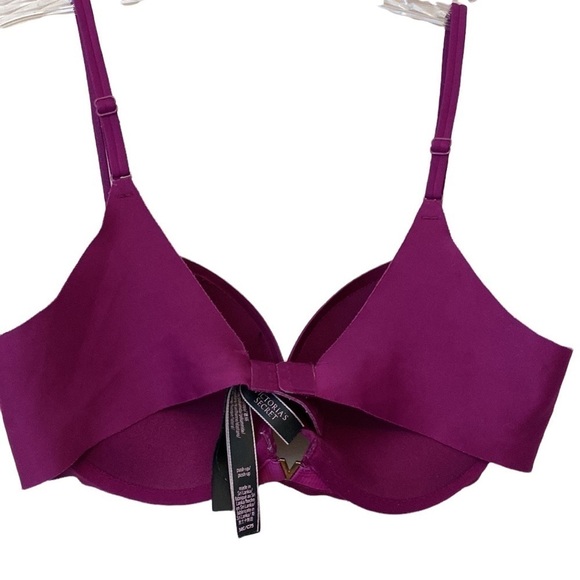 Victoria Secret Push Up Bra with front jeweled V. Size 34C
C - Picture 2 of 9